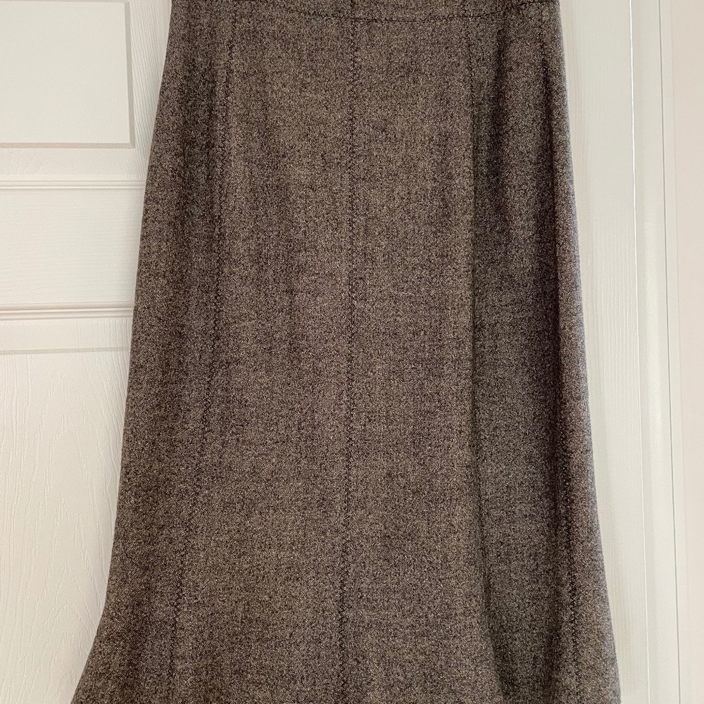 Never worn beautiful Hugo Boss tweed skirt
